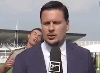 Shikoni si tallet Ronaldo me gazetarin gjatë transmetimit live (VIDEO)