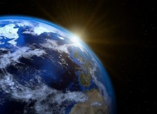 Zbulohet arsyeja pse Toka ndriçon