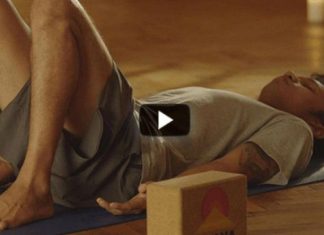 Keni dhimbje shpine? Atëherë bëjeni këtë ushtrim çdo ditë (VIDEO)