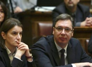 Beogradi orkestron sulme kundër Ambasadorit të SHBA-së