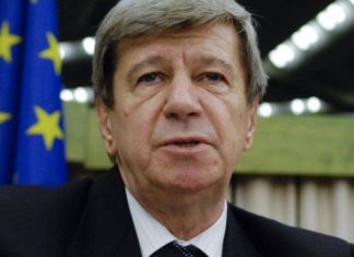 Kukan Mogherinit: Prishtinës s’po ka kush t’ia rrahë tavolinën