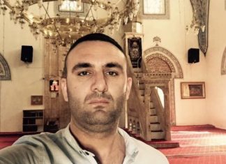 Shqiptari katolik nga Kosova sot fali Xhumanë, ja çfarë i shkruajnë komentuesit myslimanë