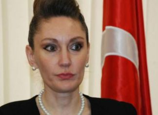 Ambasadorja turke me katër brinjë të thyera, pritet të niset për shërim në Turqi