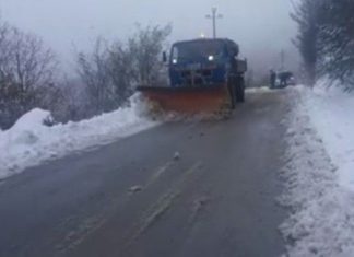 Bora mbulon një qytet shqiptar, shkon deri në 40 cm
