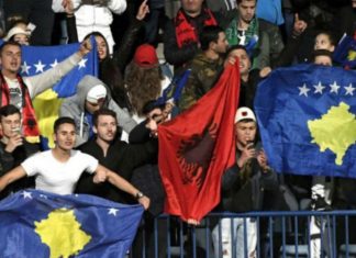 Futbollistët e Përfaqësueses së Kosovës e festuan me muzikë e valle deri në orët e vona fitoren ndaj Azerbajxhanit