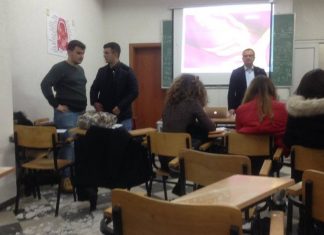 Gjatë ligjeratës së Taravarit në UT, bie tavani i klasës (FOTO)