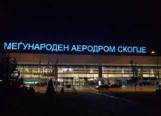Kujdes nëse shkoni në Aeroportin e Shkupit: Kështu po mashtrojnë disa persona duke vjedhur para (FOTO)