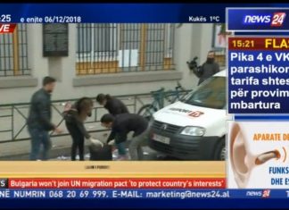 Akt shembullor, pas protestës në Shqipëri studentët pastrojnë rrugën