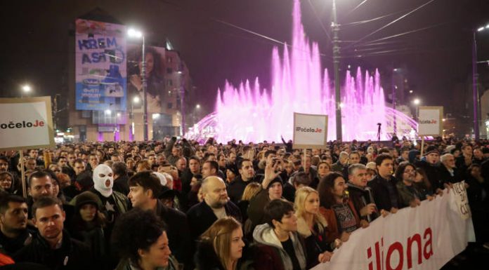 protesta-serbi.imagepublish.upp-prod-eu.s3.amazonaws-1