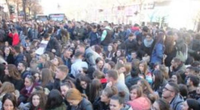protesta e studenteve ne shqiperi