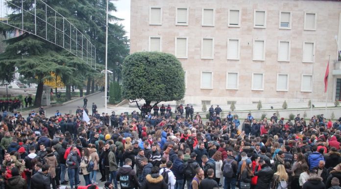 protesta-studentet-8