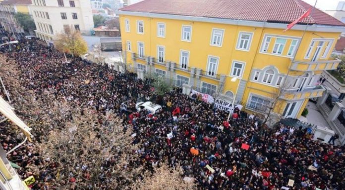 protesta studentet tirane