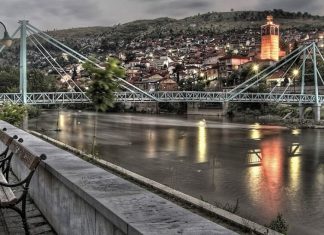 Kryetari i kësaj komune në Maqedoni nuk e zbukuron qytetin, mjetet do t’ua shpërndajë familjeve skamnore