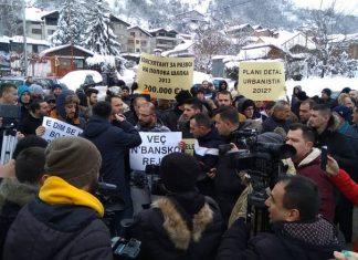Tetovë, protesta kundër shkatërrimit të Kodrës së Diellit (VIDEO)