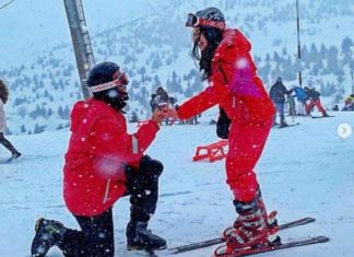 Futbollisti shqiptar i bën të dashurës propozim romantik në borë, ja si përgjigjet ajo (FOTO)