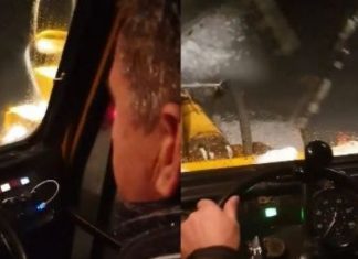 Ky kryetar komune i ka hipur vetë buldozerit dhe po e pastron borën (VIDEO)