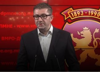 Mickoski: Zaev një politikan i pa-aftë, nuk duhet të negociohet për Goce Dellevin dhe gjuhën