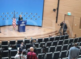 Ambasadorja amerikane: NATO-ja do ta mbështesë Ushtrinë e Kosovës