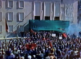 Tiranë, protestuesit tentojnë të hyjnë në objektin e Kryeministrisë