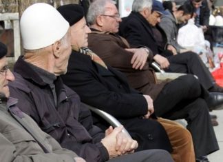 OKB: Mosha mesatare e shqiptarëve arrin 61 vjeç në 2100, më pleqtë e Europës Jugore