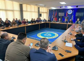 Vlon në BDI, ‘luftë’ mes dy krahëve?