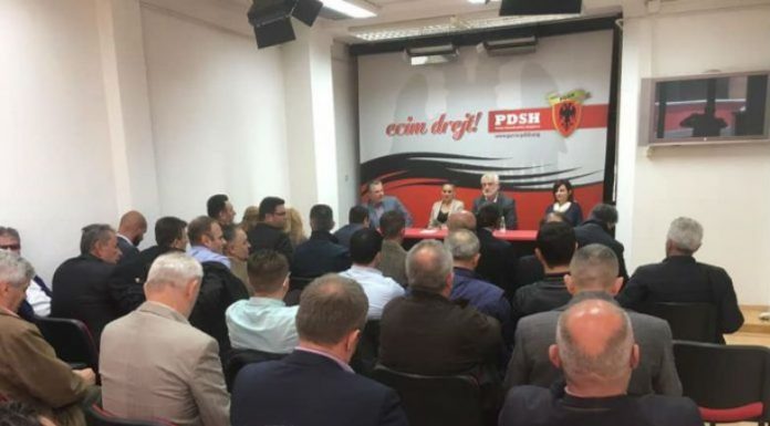 pdsh_10219668135563588_1403366119992983552_n-696x522