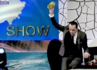 Momenti kur në emisionin kosovar hidhen në tokë produktet serbe (VIDEO)