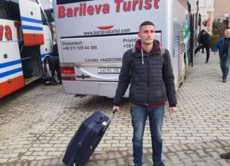 Postimi emocional i shqiptarit të nisur për gurbet që po shpërndahet shumë në rrjetet sociale (FOTO)