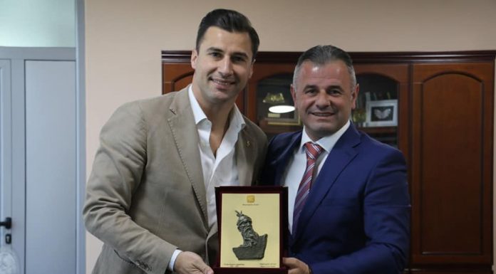 Lorik-Cana-Visar-Ganiu