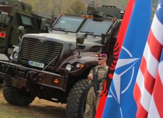 SHBA i dhuron Shqipërisë 37 mjete të blinduara: Po bëheni lider në Ballkan (FOTO)