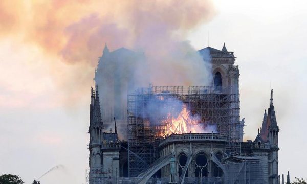 france-notre-dame-fire_8d8e22aa-5fae-11e9-bb04-32a78a0b0bbe-600x360