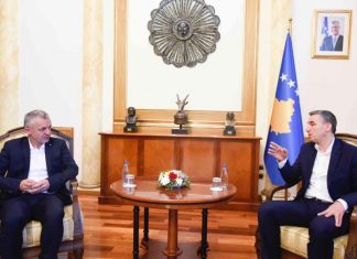 Kadri Veseli i ndan mirënjohje humanistit Halil Kastrati