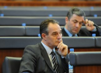 Hasani: Edhe ajrin ia kisha ndalu Serbisë, i kisha ndërtu një mur si Trumpi Meksikës