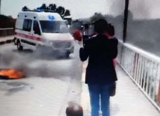 PD bllokon urgjencën e ambulancës në urën e Bahçallëkut, i sëmuri detyrohet të kthehet mbrapsht (VIDEO)