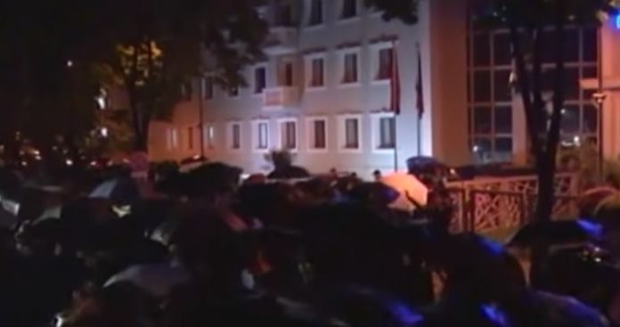 opozita protest