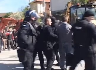 Përplasje mes policisë kosovare dhe serbëve, raportohet për 20 të lënduar (VIDEO)
