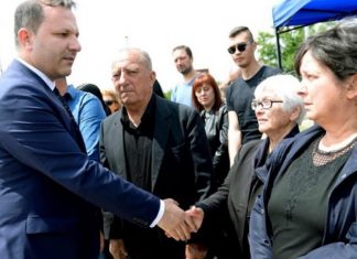 Spasovski nderon policin serbo-maqedonas që u vra te Lagja e Trimave dhe e quan terrorist Grupin e Kumanovës (VIDEO)
