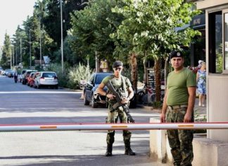 Çfarë po ndodh në kryeqytet? Ushtria del në rrugë 1 ditë para zgjedhjeve (FOTO)