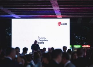 Ecolog feston në Shkup ditëlindjen e 93-të të mbretëreshës angleze Elizabeta