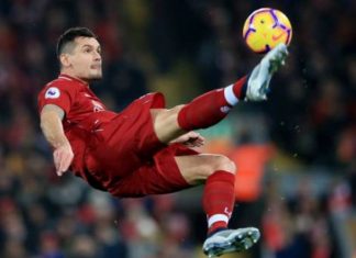 Mbrojtësi i Liverpoolit bën një gjest emocional (FOTO)