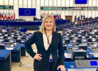 Arba Kokalari nis detyrën, e para eurodeputete shqiptare (FOTO)