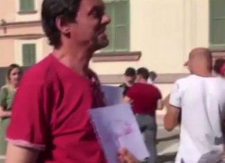 Momenti prekës, aktori i njohur shpërthen në lot kundër shembjes së Teatrit Kombëtar
