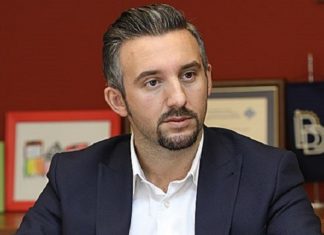 Zaevi e shkarkoi, Drejtori i BDI-së Irfan Asani nuk e lëshon zyrën e drejtorit