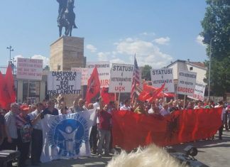 Ja mesazhet që u përcollën sot nga protesta e Shkupit kundër pushtetit dhe rasteve të montuara
