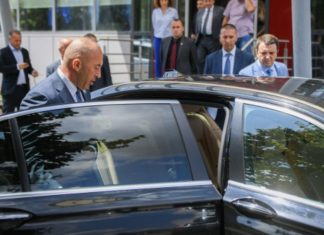 Ramush Haradinaj nuk niset drejt Hagës, shtyhet fluturimi