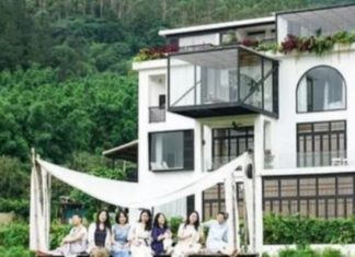 Shtatë shoqe ndërtojnë shtëpinë ku duan të kalojnë pleqërinë bashkë