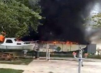 Zjarr i madh në Strugë, digjen 33 anije