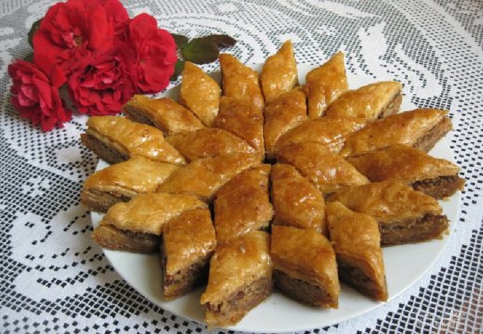 Historia e bakllavasë - InfoShqip.com