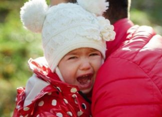 Kur fëmija llastohet, këto fraza e qetësojnë