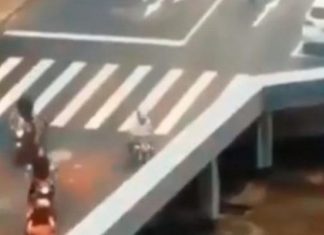 Videoja që ka mahnitur botën, makinat kthehen në të majtë dhe befasisht “zhduken” (VIDEO)
